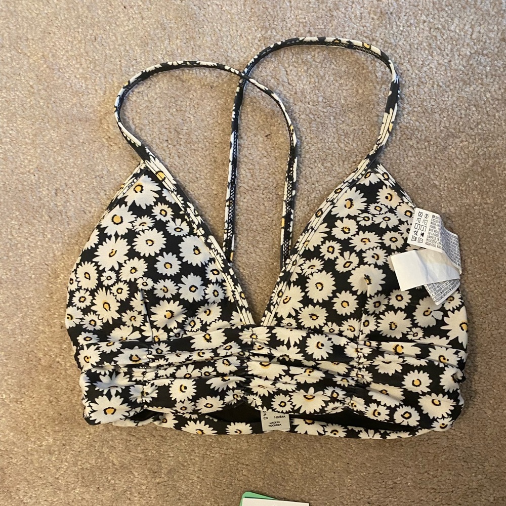 Forever 21 Daisy Sports Bra